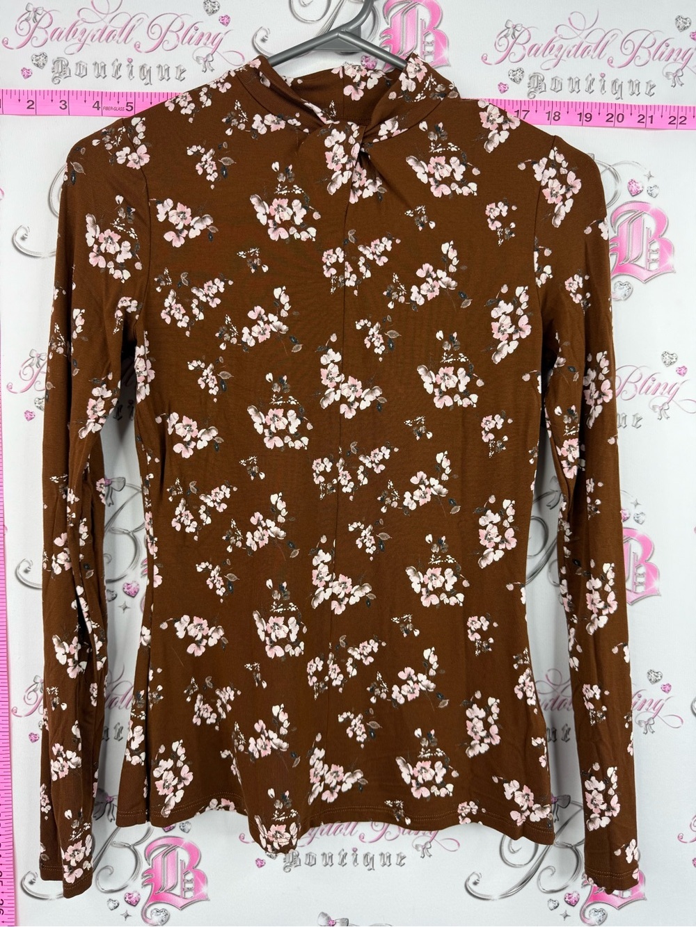 RW&CO. Long sleeve shirt twist tie detail Brown Floral Tie-Neck Long Sleeve Tee